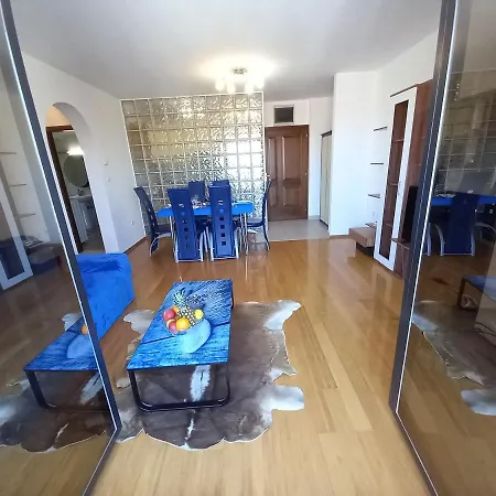 Iva Apartman *